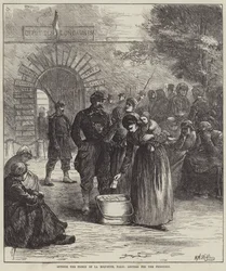 Fuera de la prisión de La Roquette, París, cartas para los prisioneros